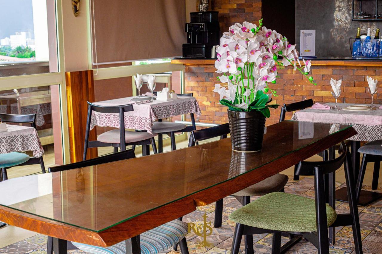 Roots Hotel Apartments Abidjan Eksteriør bilde