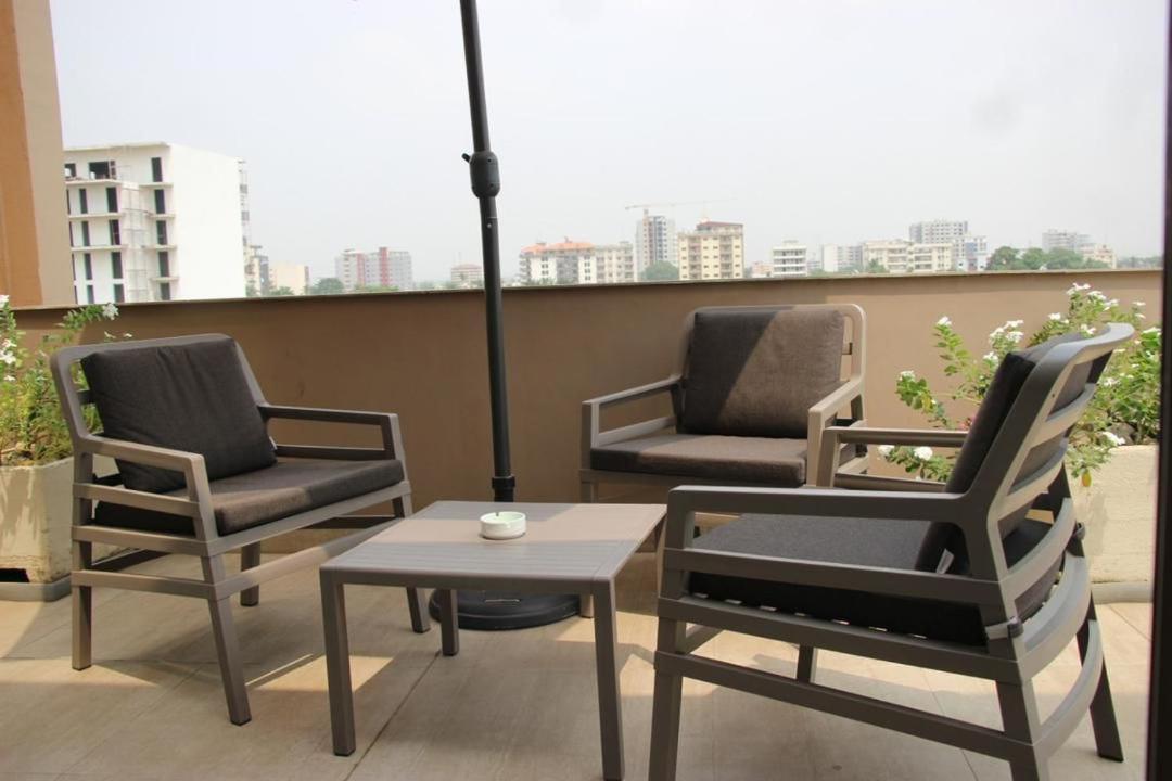 Roots Hotel Apartments Abidjan Eksteriør bilde