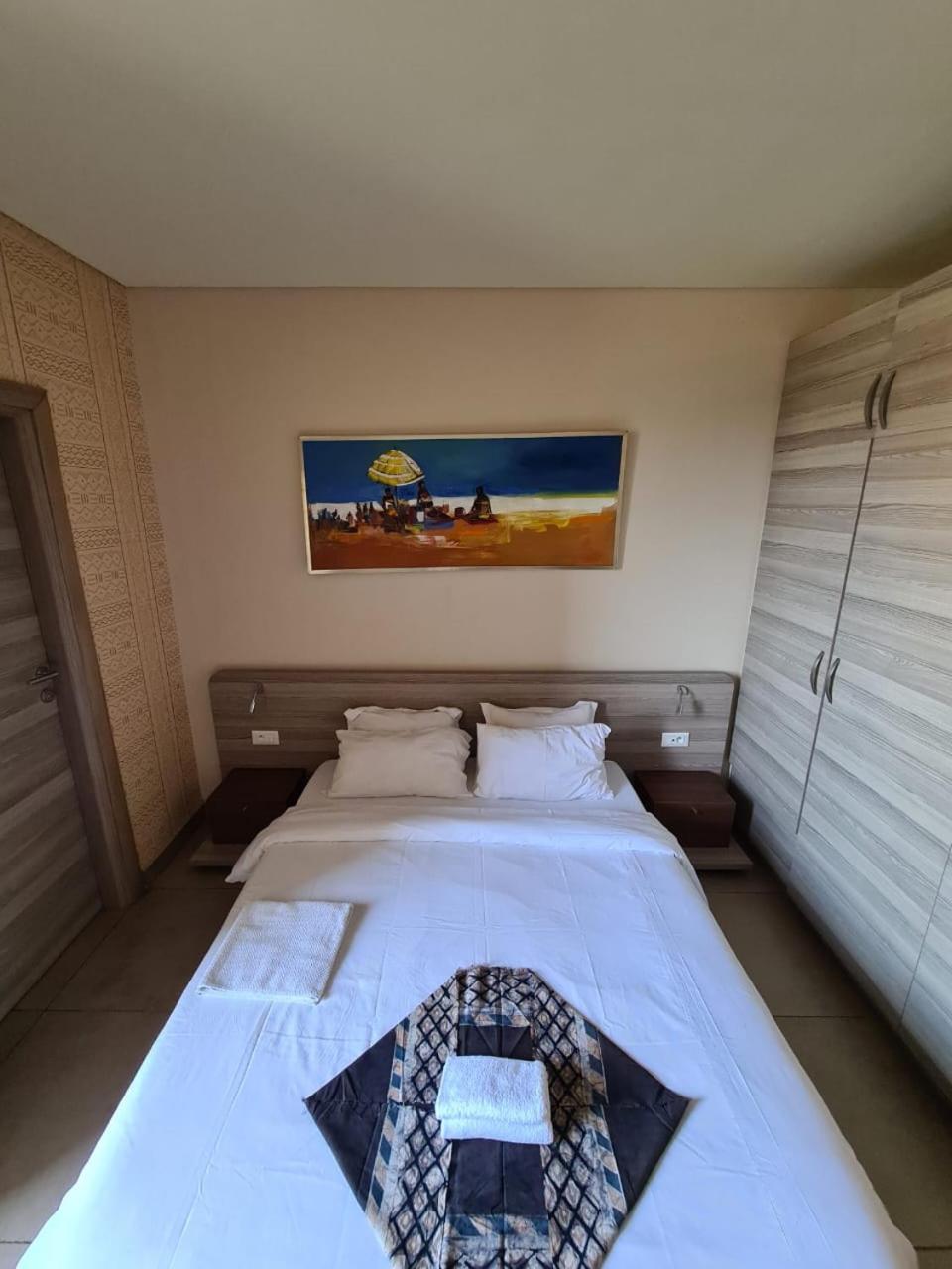 Roots Hotel Apartments Abidjan Eksteriør bilde