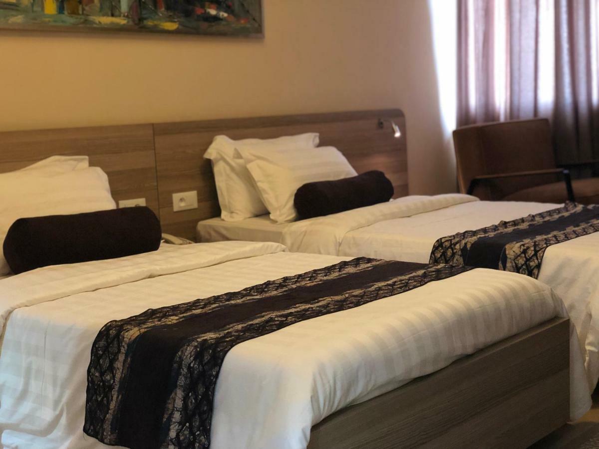 Roots Hotel Apartments Abidjan Eksteriør bilde