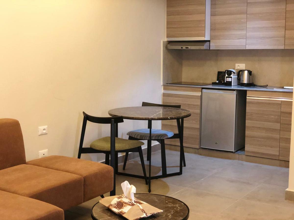 Roots Hotel Apartments Abidjan Eksteriør bilde