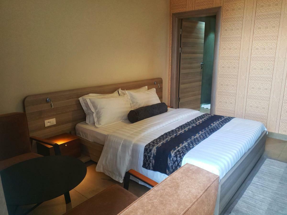 Roots Hotel Apartments Abidjan Eksteriør bilde