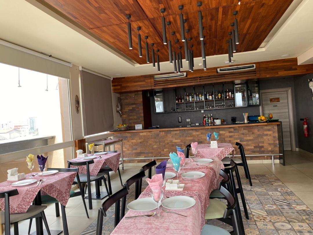 Roots Hotel Apartments Abidjan Eksteriør bilde